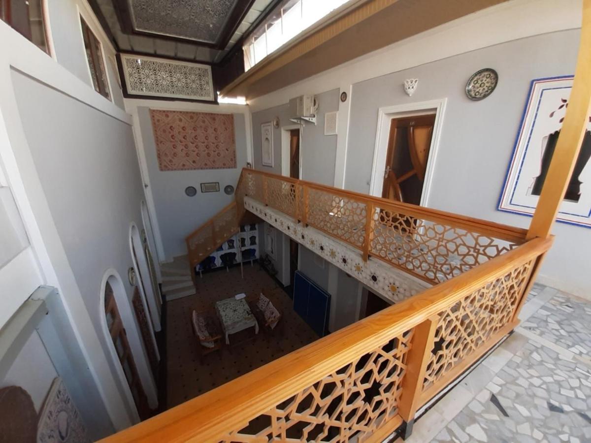 Hotel Rizqiro'Z Boutique Bukhara Esterno foto