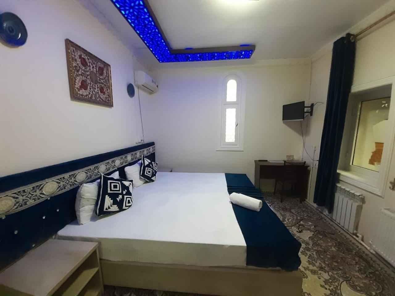 Hotel Rizqiro'Z Boutique Bukhara Esterno foto