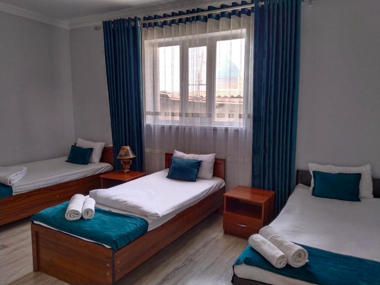 Hotel Rizqiro'Z Boutique Bukhara Esterno foto