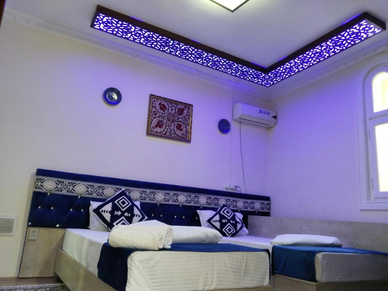 Hotel Rizqiro'Z Boutique Bukhara Esterno foto