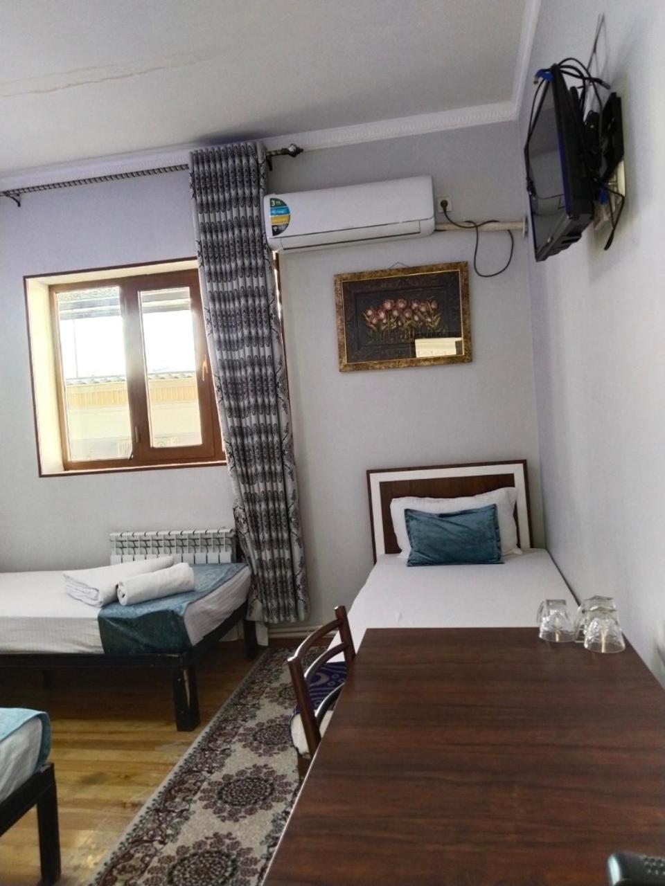 Hotel Rizqiro'Z Boutique Bukhara Esterno foto