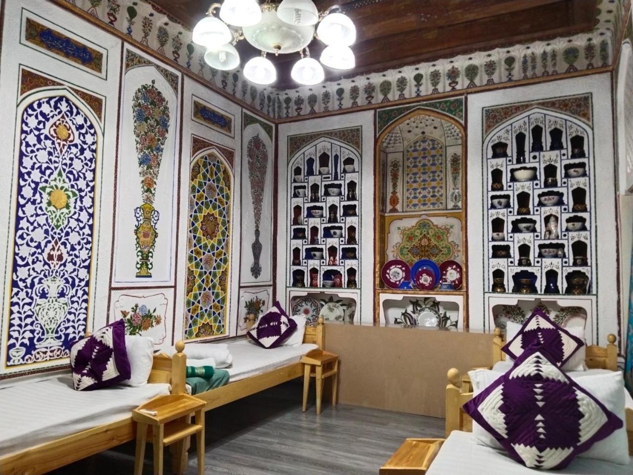 Hotel Rizqiro'Z Boutique Bukhara Esterno foto