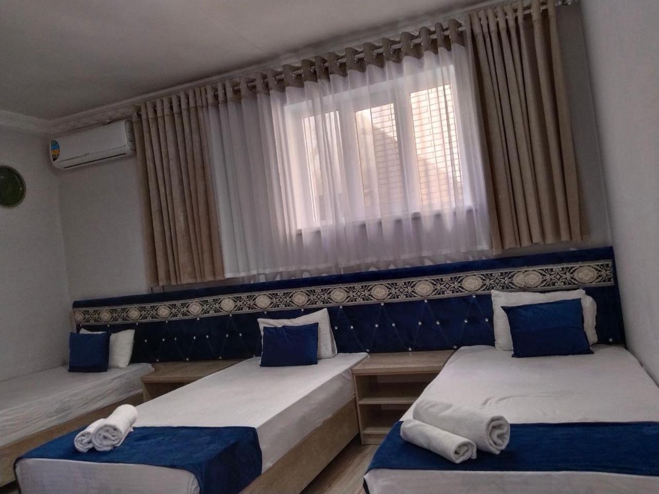 Hotel Rizqiro'Z Boutique Bukhara Esterno foto