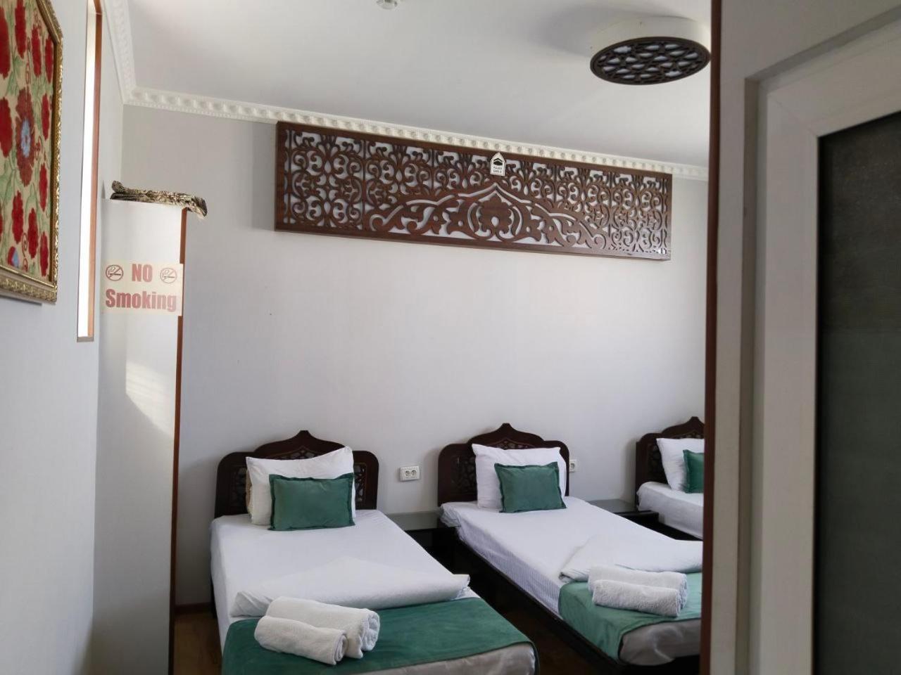 Hotel Rizqiro'Z Boutique Bukhara Esterno foto