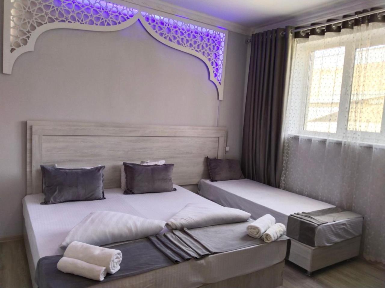Hotel Rizqiro'Z Boutique Bukhara Esterno foto