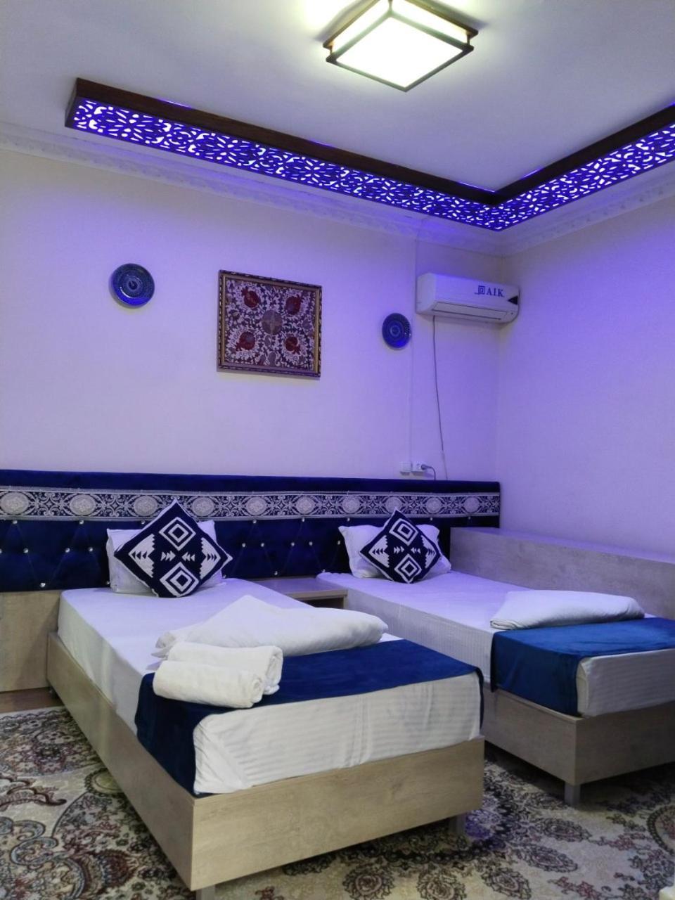 Hotel Rizqiro'Z Boutique Bukhara Esterno foto