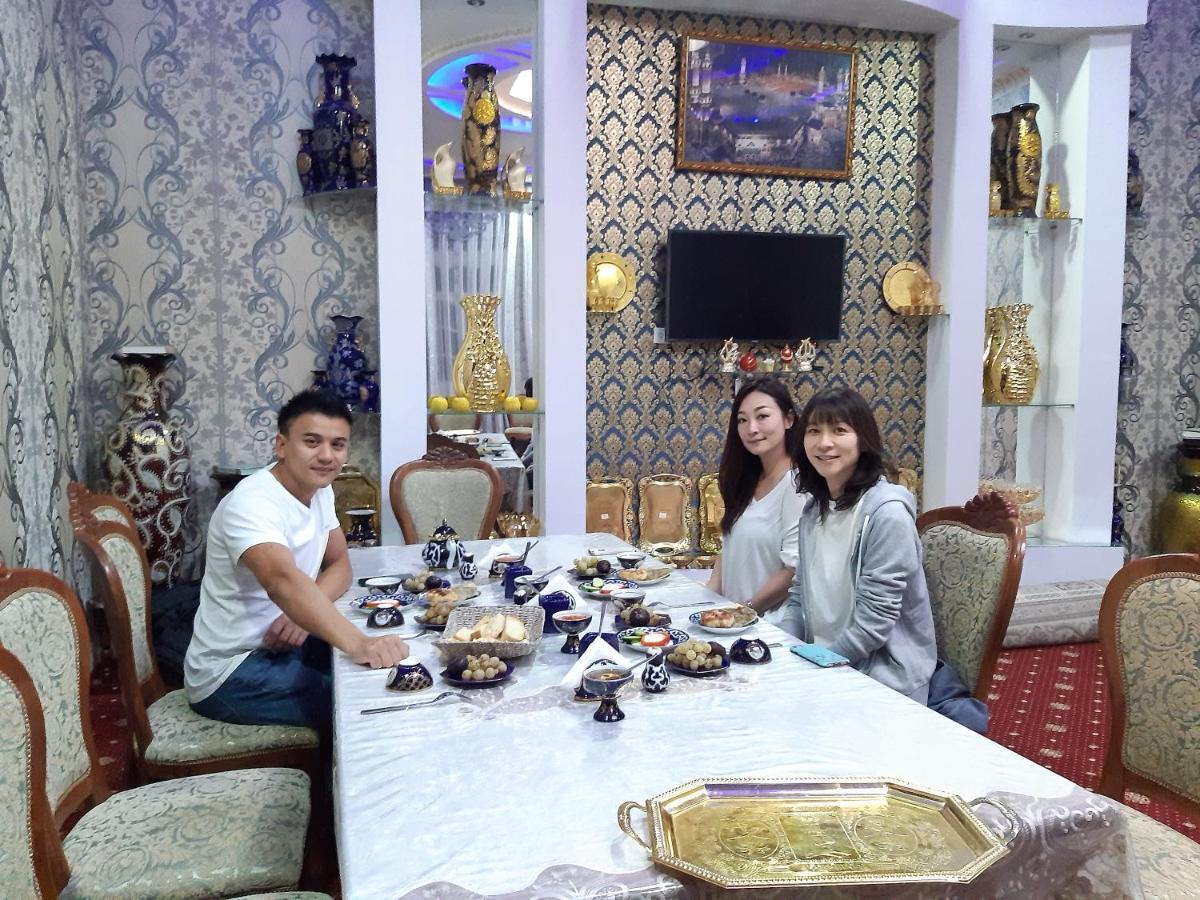 Hotel Rizqiro'Z Boutique Bukhara Esterno foto